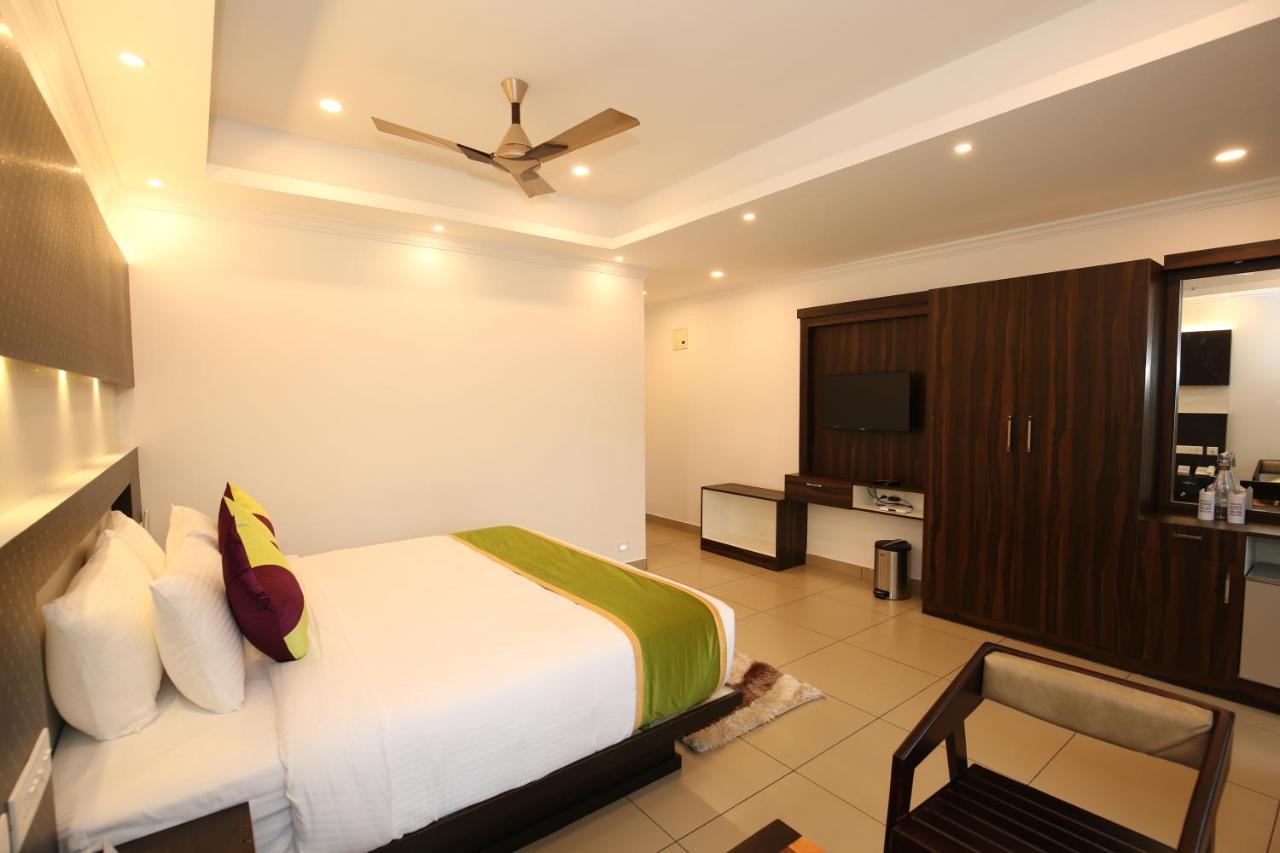 Amuse Vista Resorts And Spa Anachal Exterior foto
